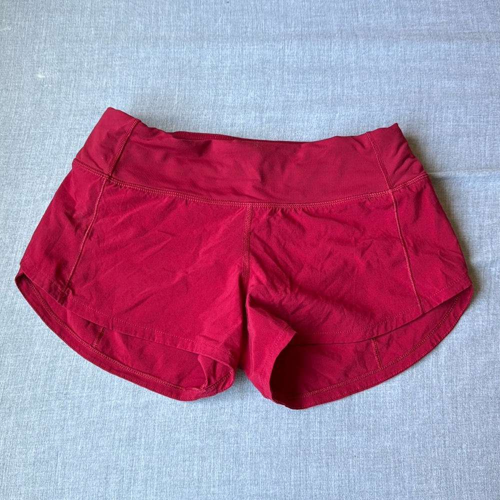 Lululemon speed it up shorts. 2.5” reg length. Size 2